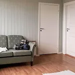 8 Person In Hauglandshella * Breidvik (Askoy)