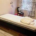 8 Person In Hauglandshella Breidvik (Askoy)